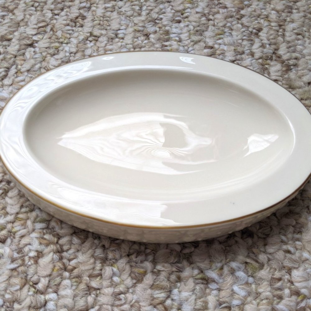 Royal Doulton Soap Dish Elegant Embossed E…